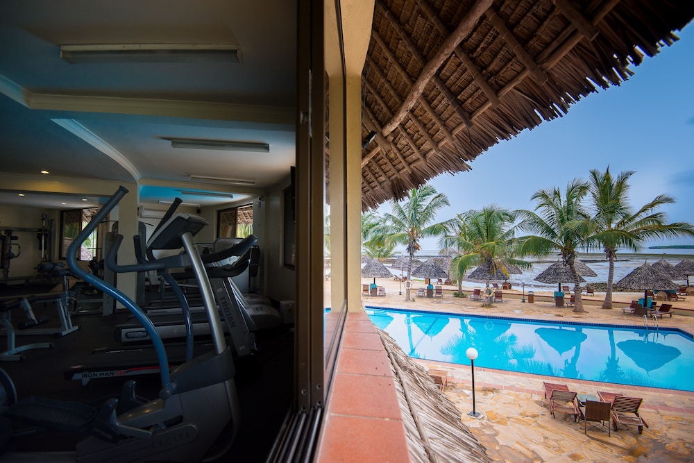 White Sands Resort and Conference Centre 10/50