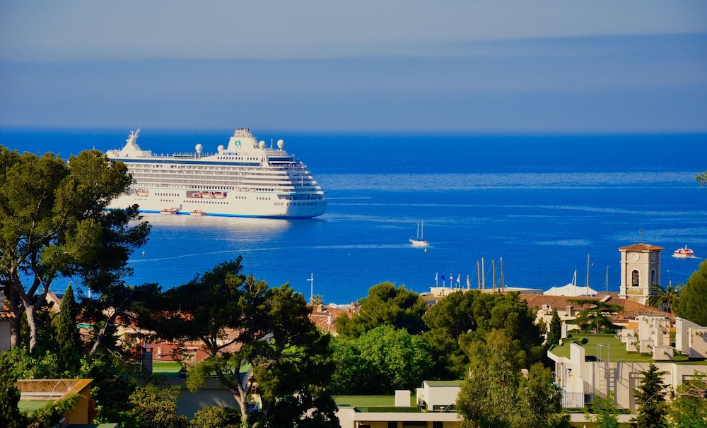 The Address Cassis 32/40