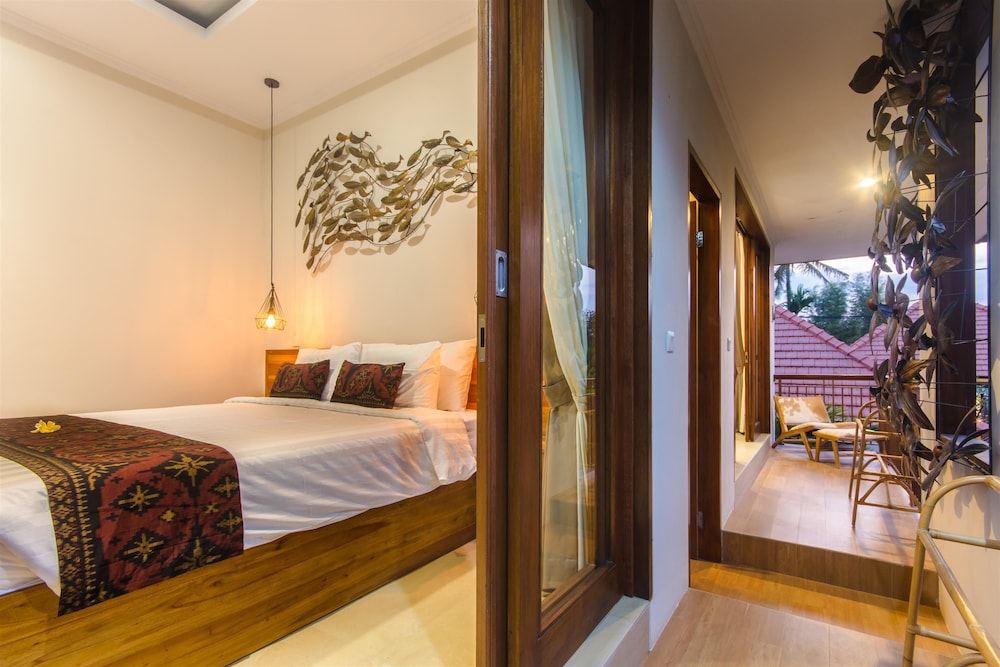 2 BEDROOMS, FAMILY, VILLA, POOL VIEW