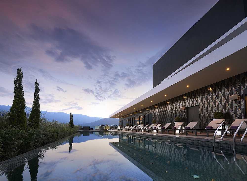 G Hotel Kelawai 8/45