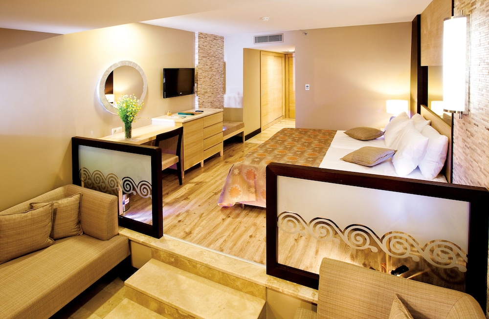 Melas Holiday Village 56/71