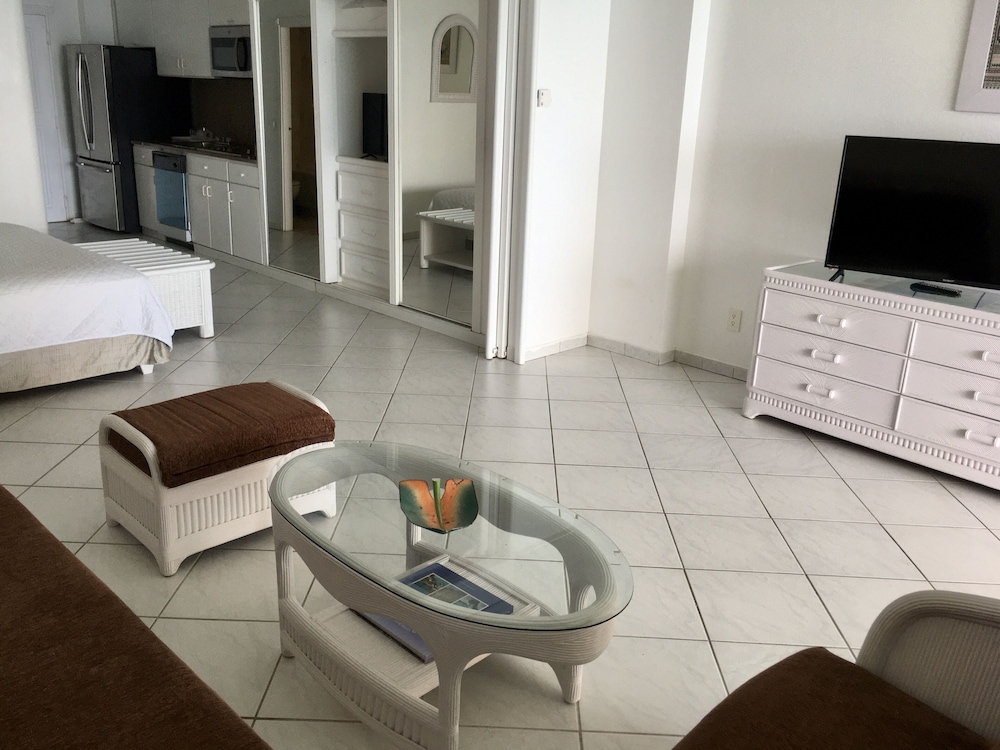Sapphire Beach Club and Resort 24/50