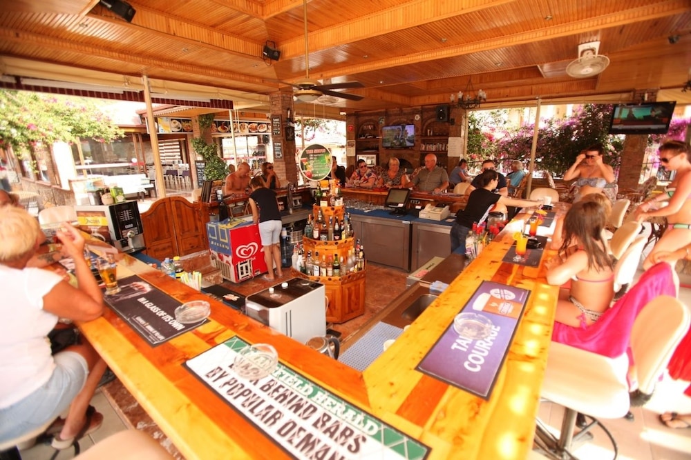 Turk Hotel 24/46