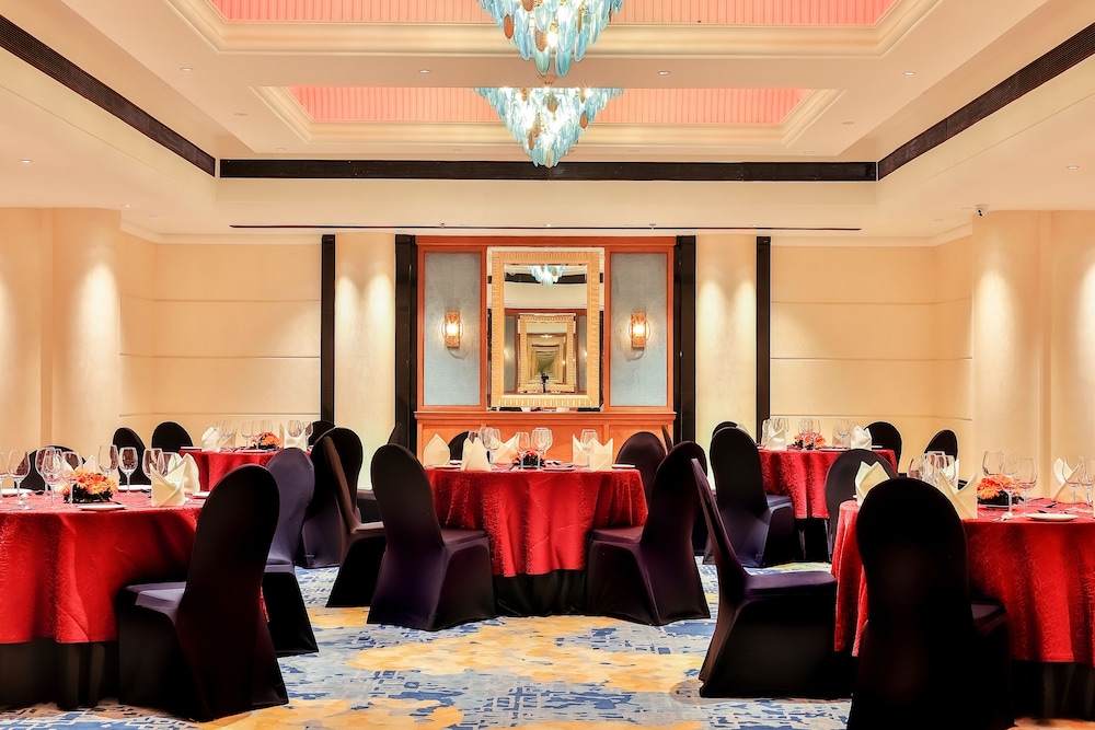 Welcomhotel By Itc Hotels Devee Grand Bay 63/71