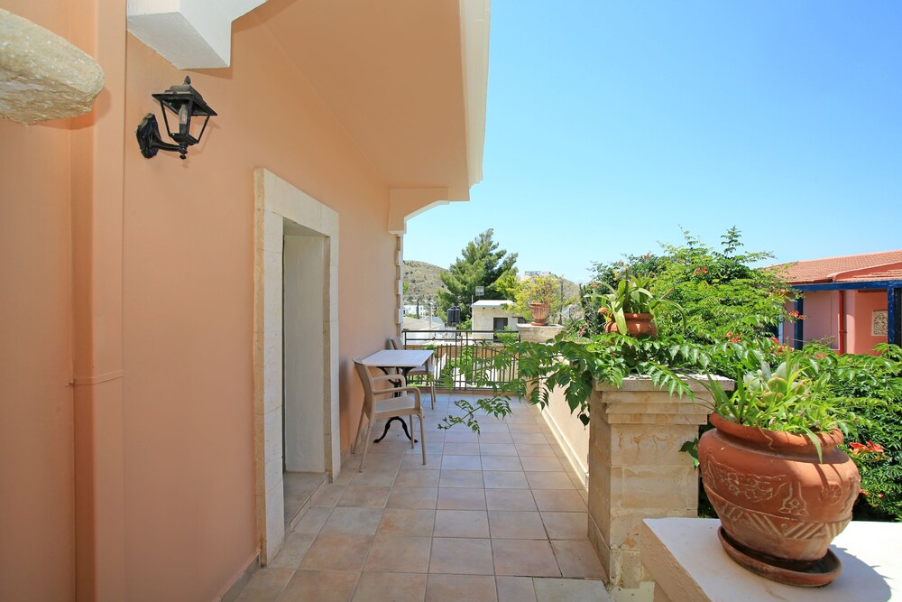 KAMILARI PASIPHAE VILLA in Kamilari