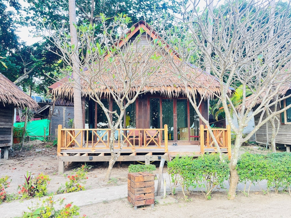 New Ozone Resort & Spa 10/64