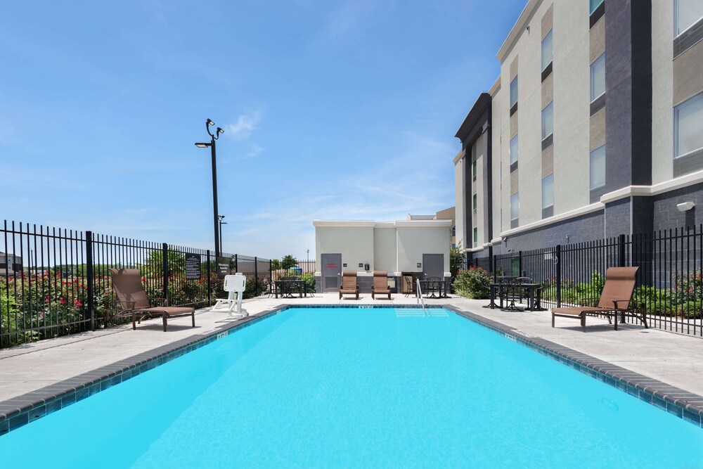 Hampton Inn Suites San Antonio Brooks City Base Tx 19/37