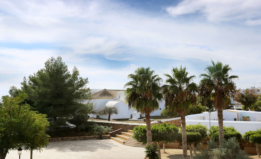 Gatzara Suites Santa Gertrudis 67/76