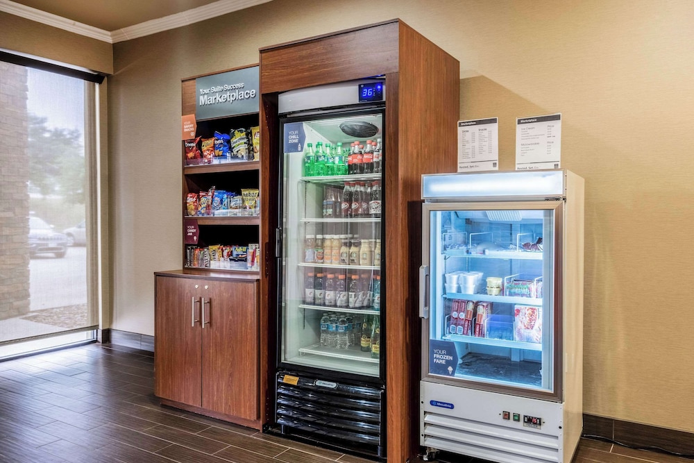 Comfort Suites Near Texas State University 14/32
