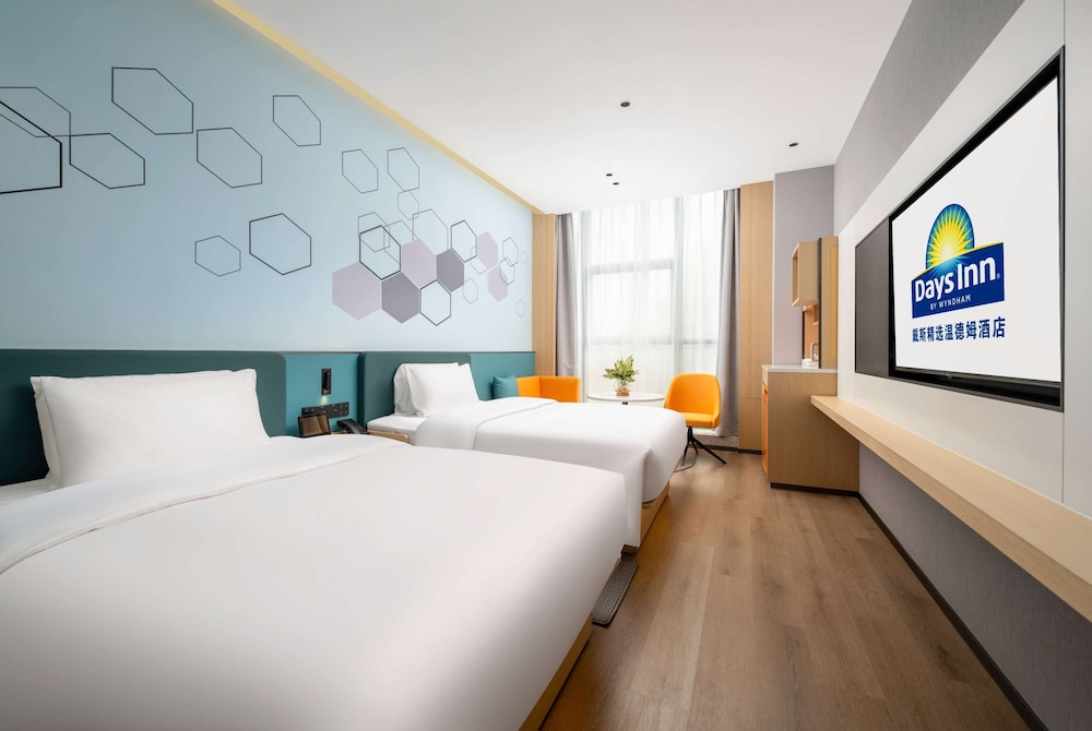 ROOM, MULTIPLE BEDS, CITY VIEW
