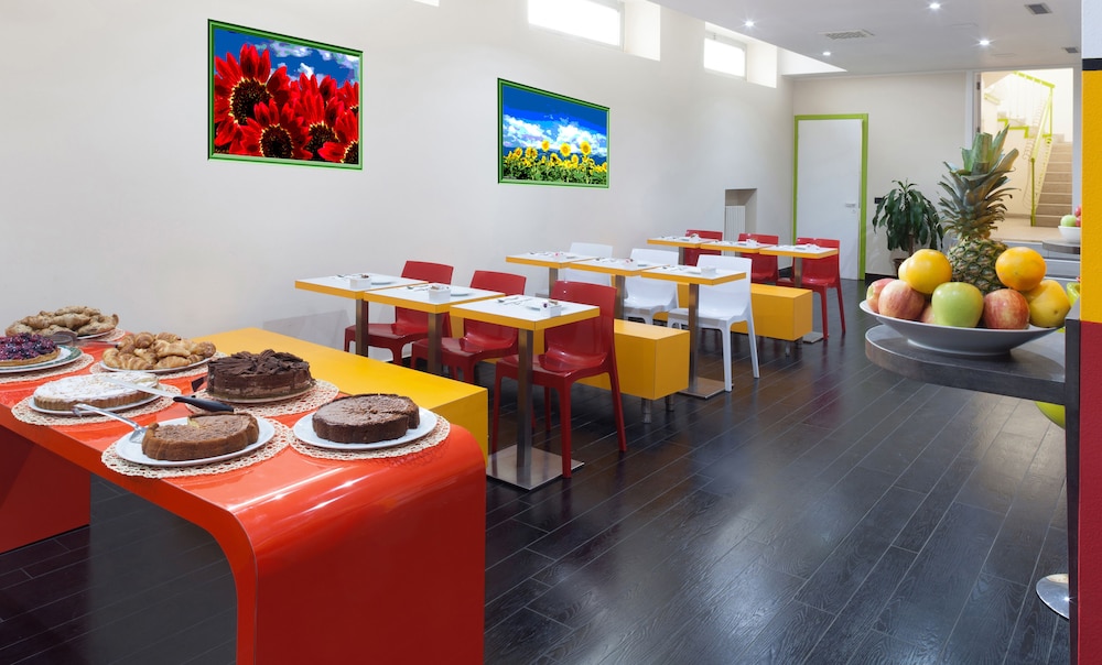 restaurant cafeteria