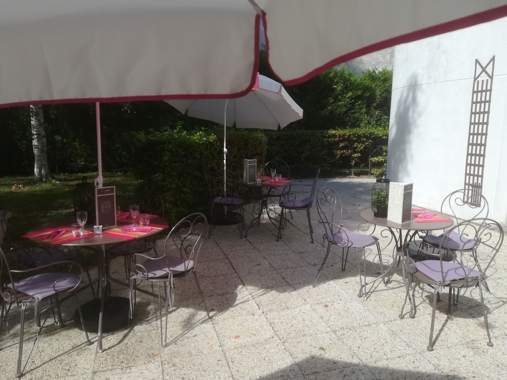 Hotel Mermoz Paris Le Bourget 5/53
