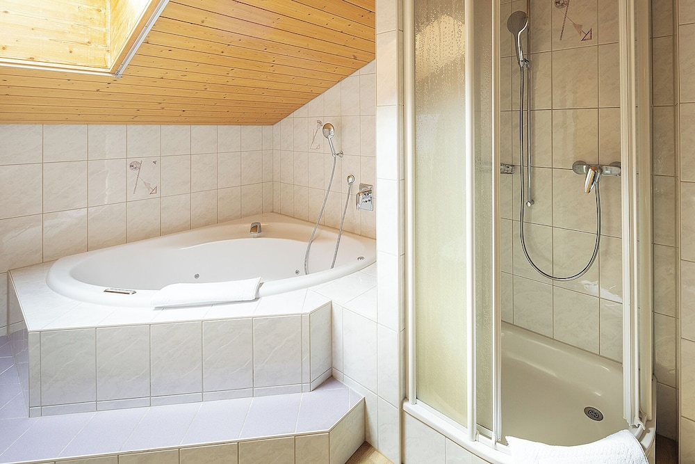 Hotel Bodmi 48/50