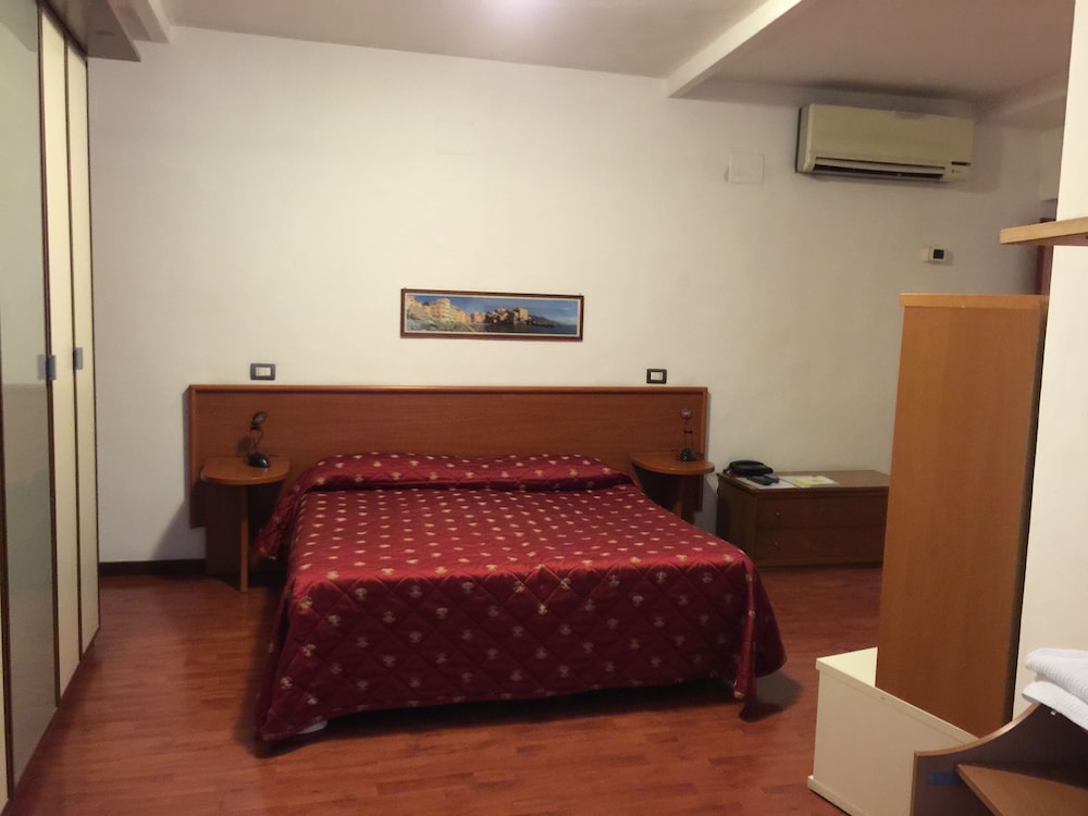 Hotel Helvetia 12/59