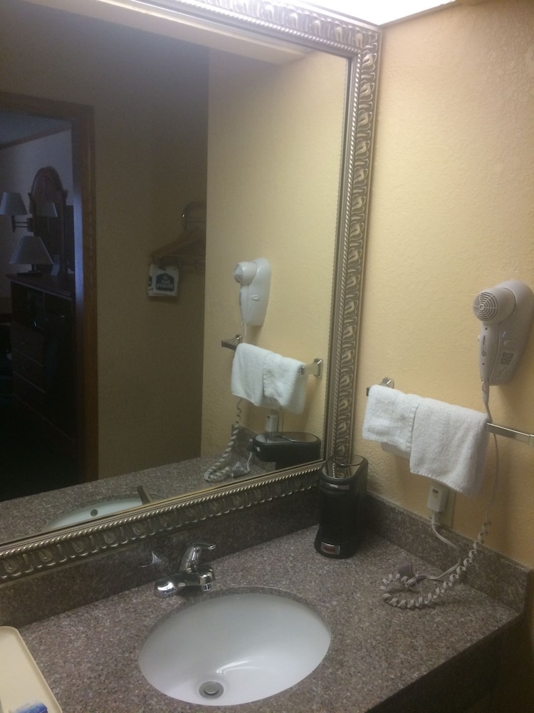 SureStay by Best Western Kansas City Country Inn North 22/46
