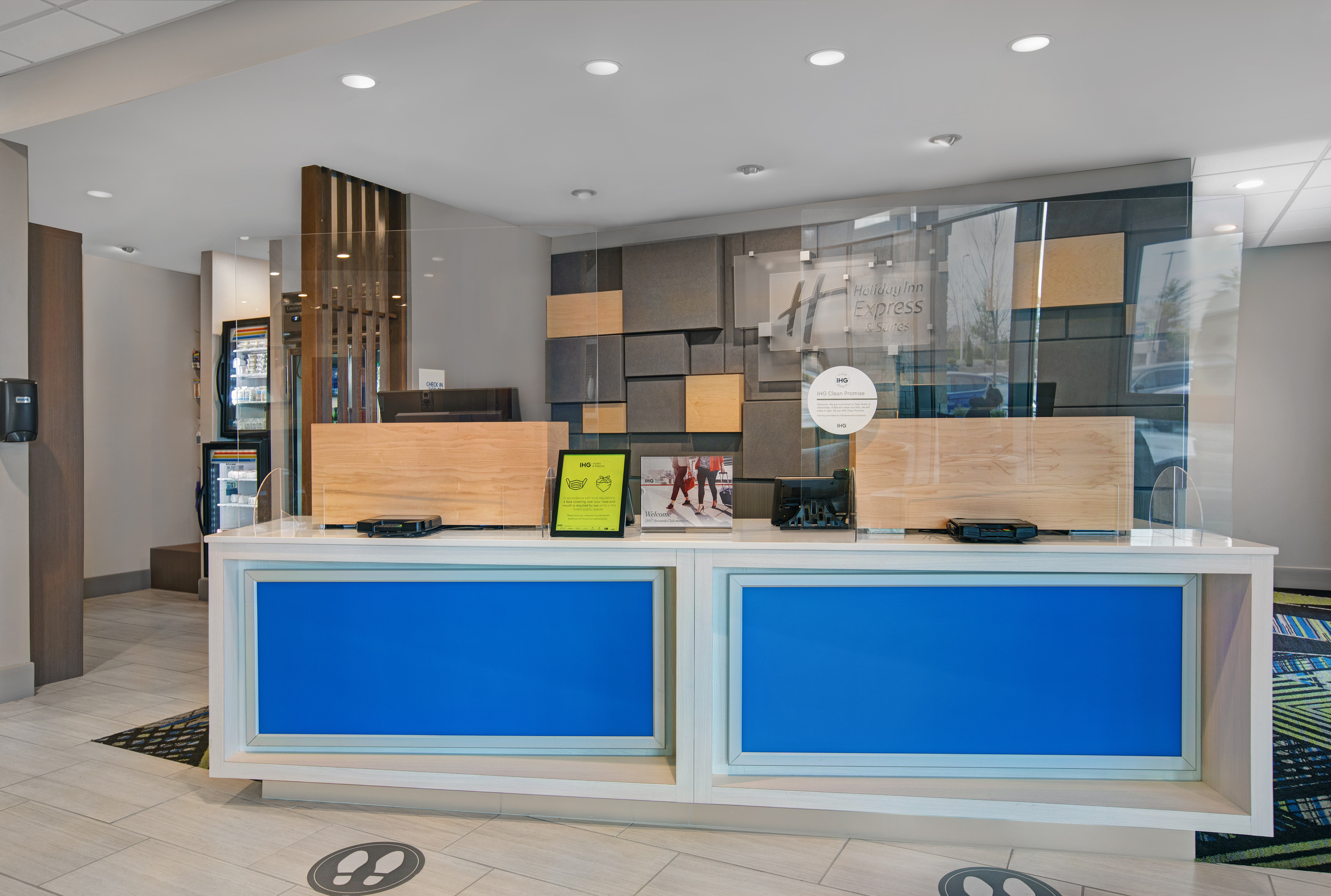 Holiday Inn Express & Suites Milwaukee - Brookfield 2/59