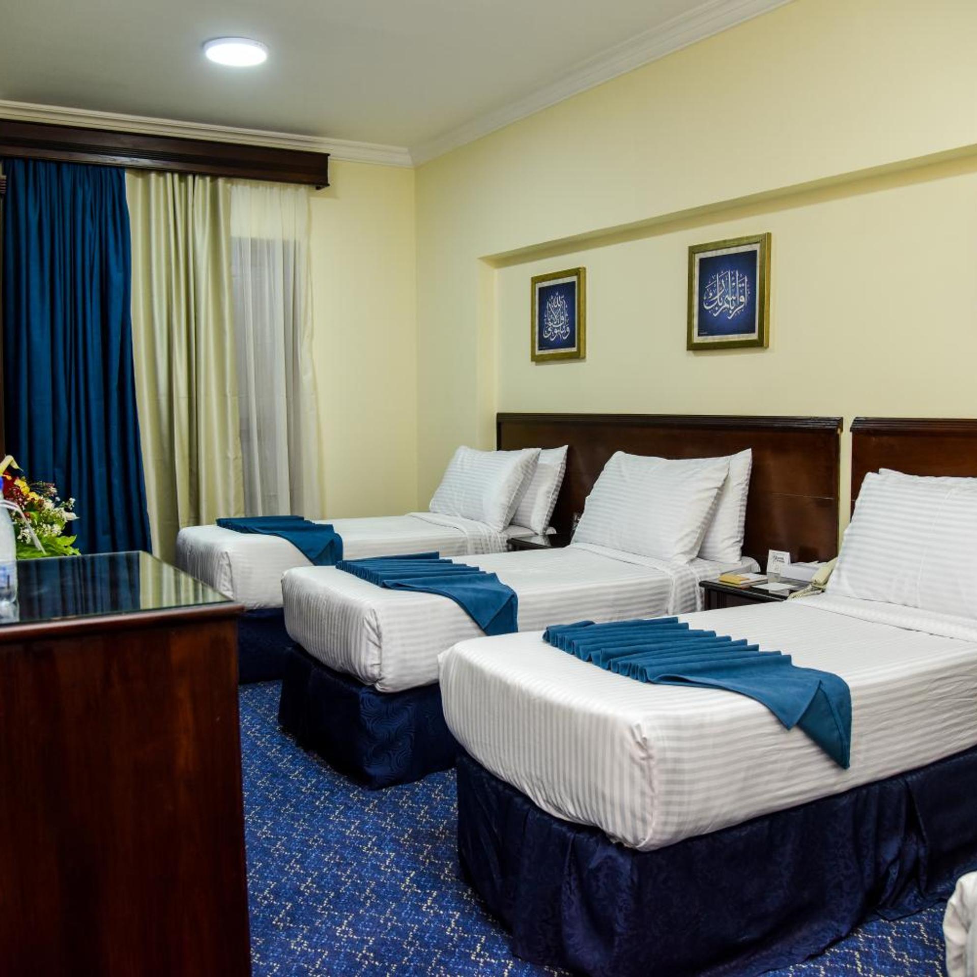 ROOM, TRIPLE