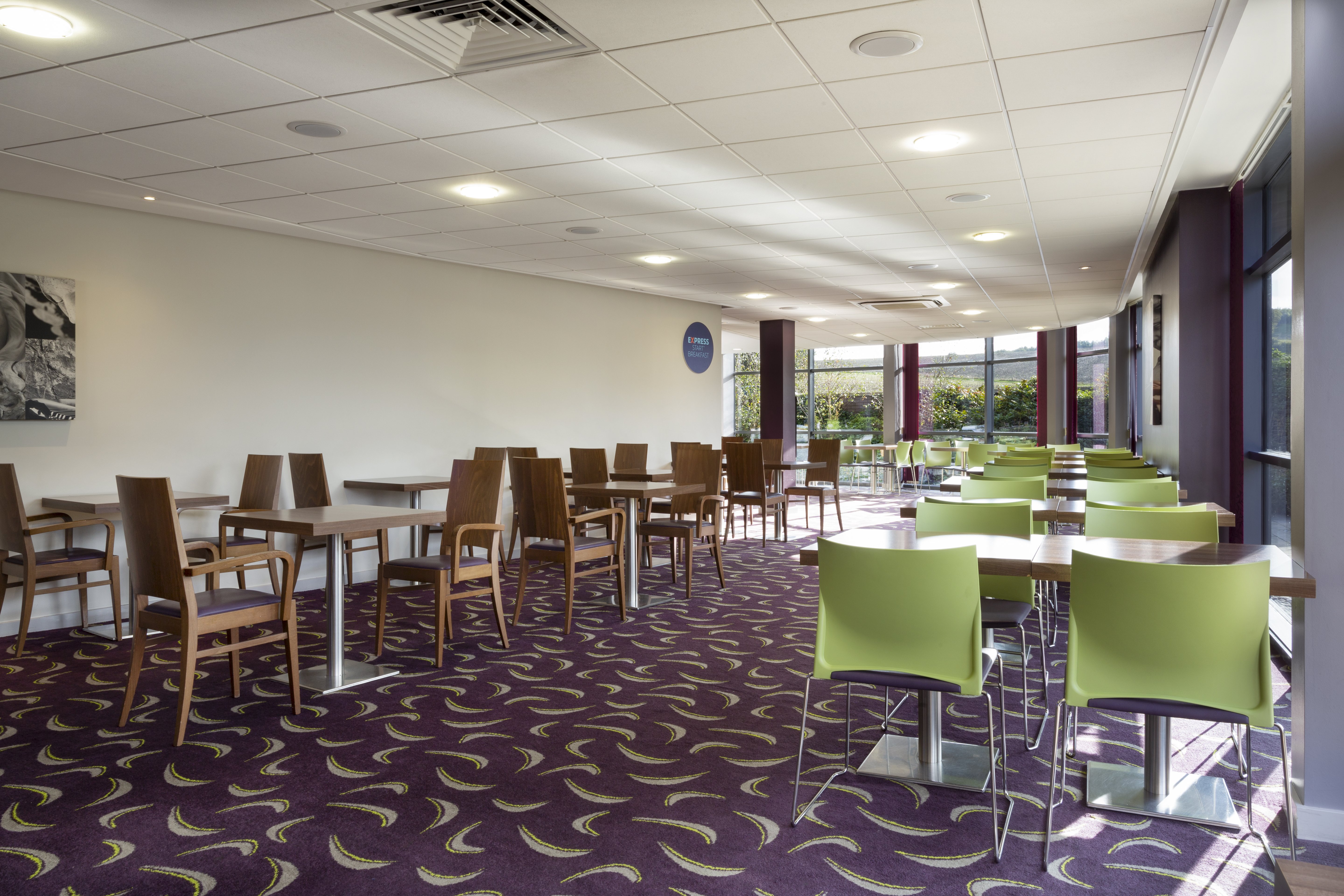 Holiday Inn Express Dunstable 23/26