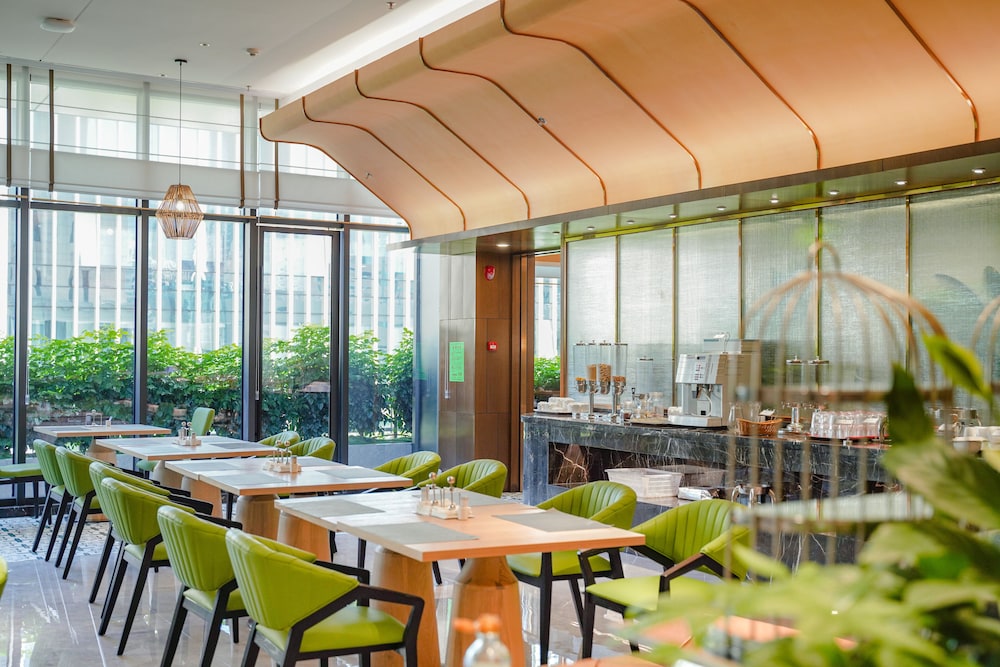 Lia Charlton Hotel Shenzhen 37/48