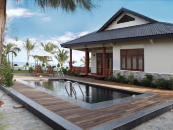 Aniise Villa Resort 37/39