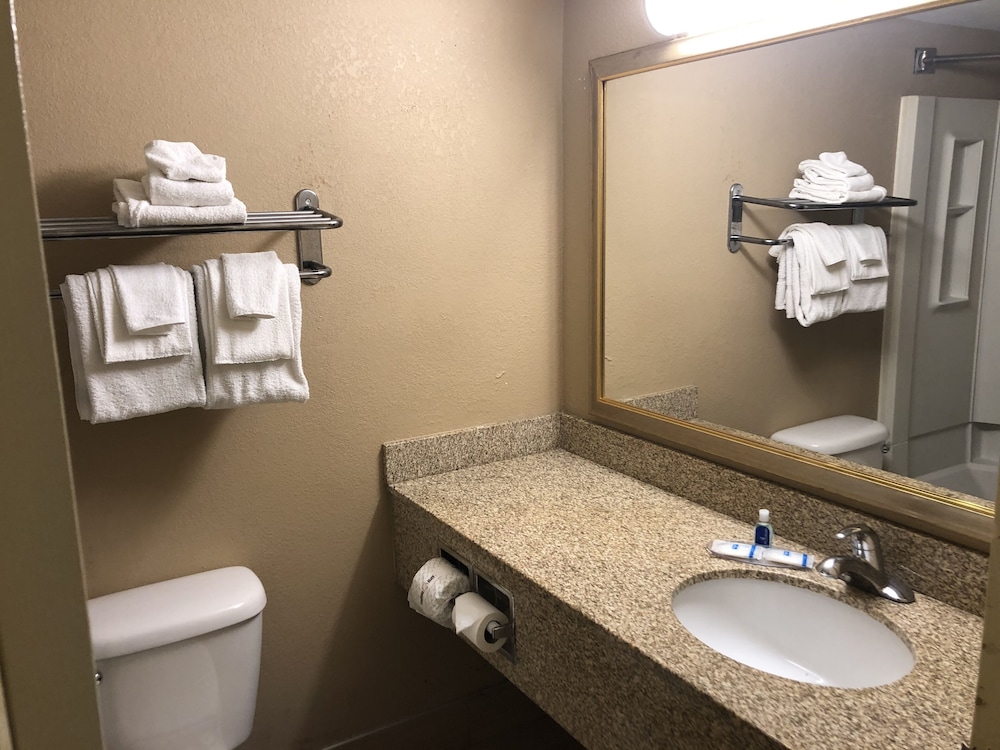 Rodeway Inn Joint Base Andrews Area 14/28