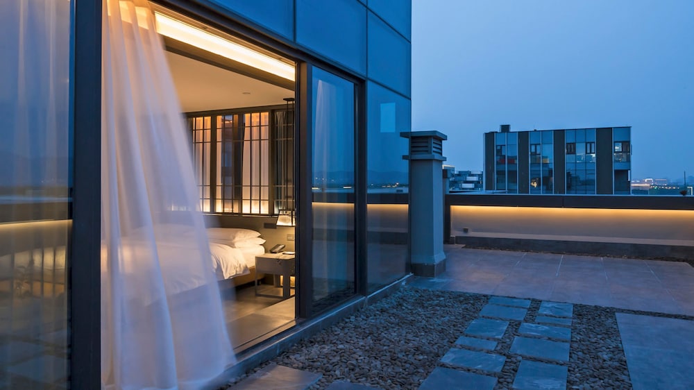 Lucid Xixi Hotel 37/57