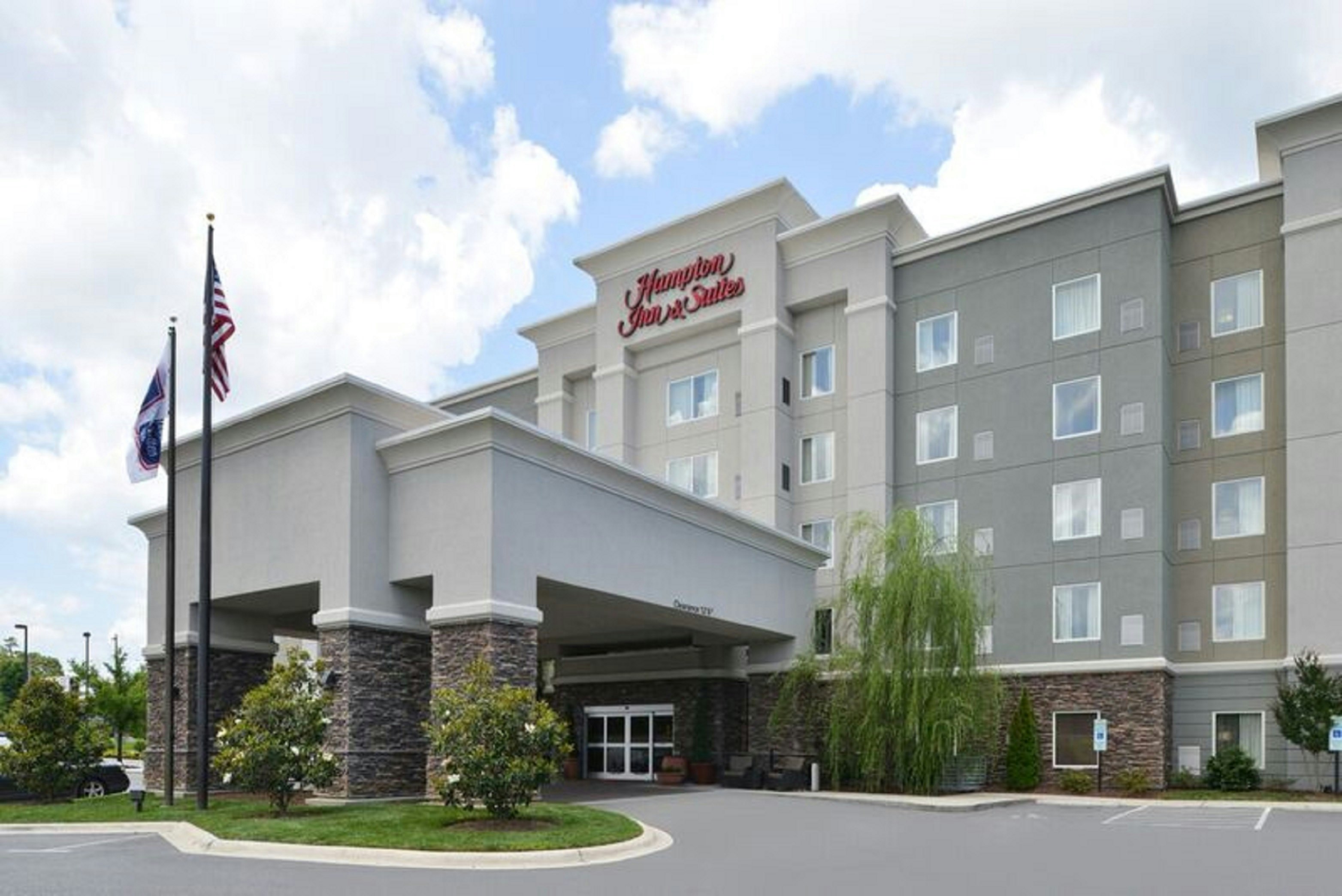 Hampton Inn And Suites Greensborocoliseum 54/59