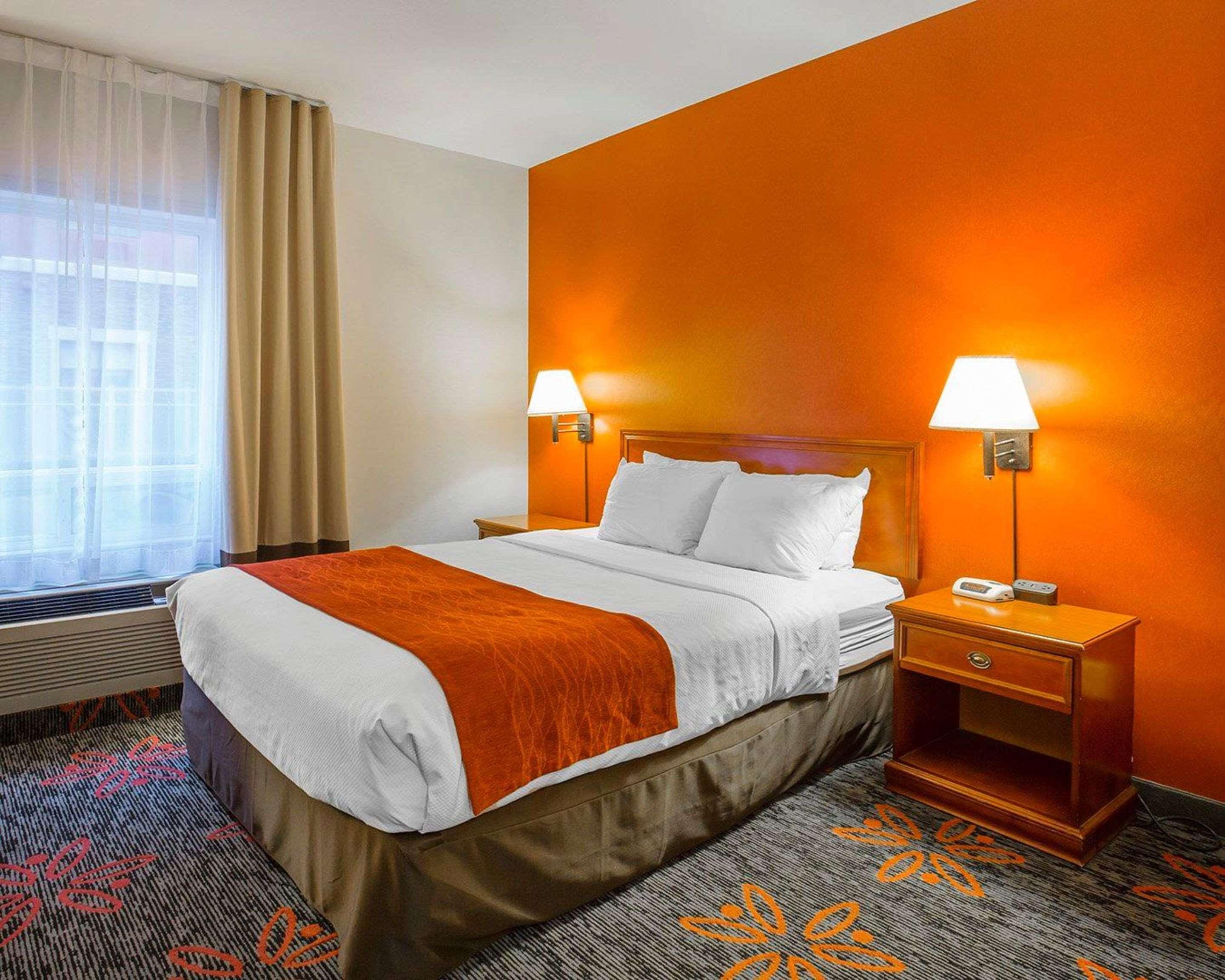 Room, Queen Bed, Accessible