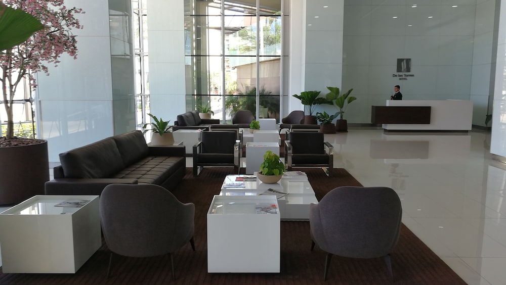Paseo La Galeria Hotel & Suites 29/49