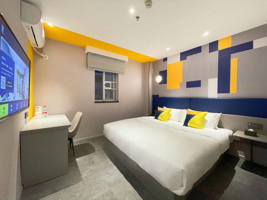 Cozy, Smart, Double Bed
