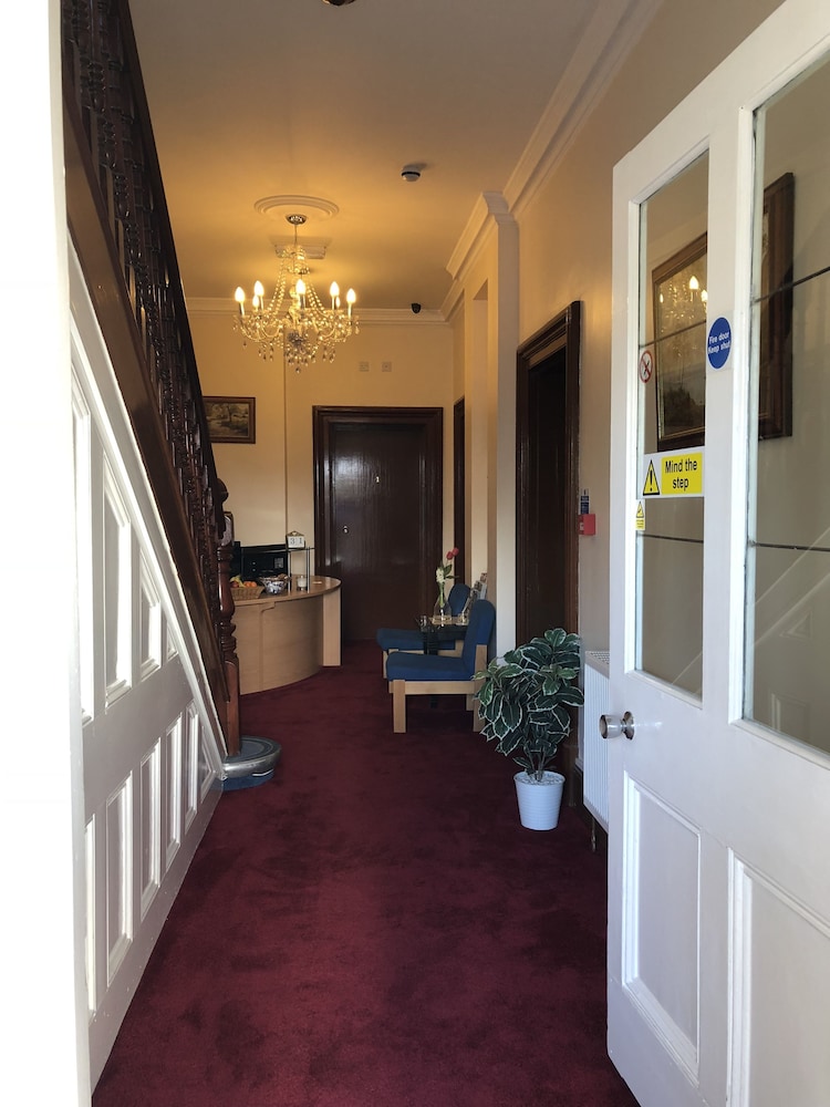 Gatwick Inn 2/53