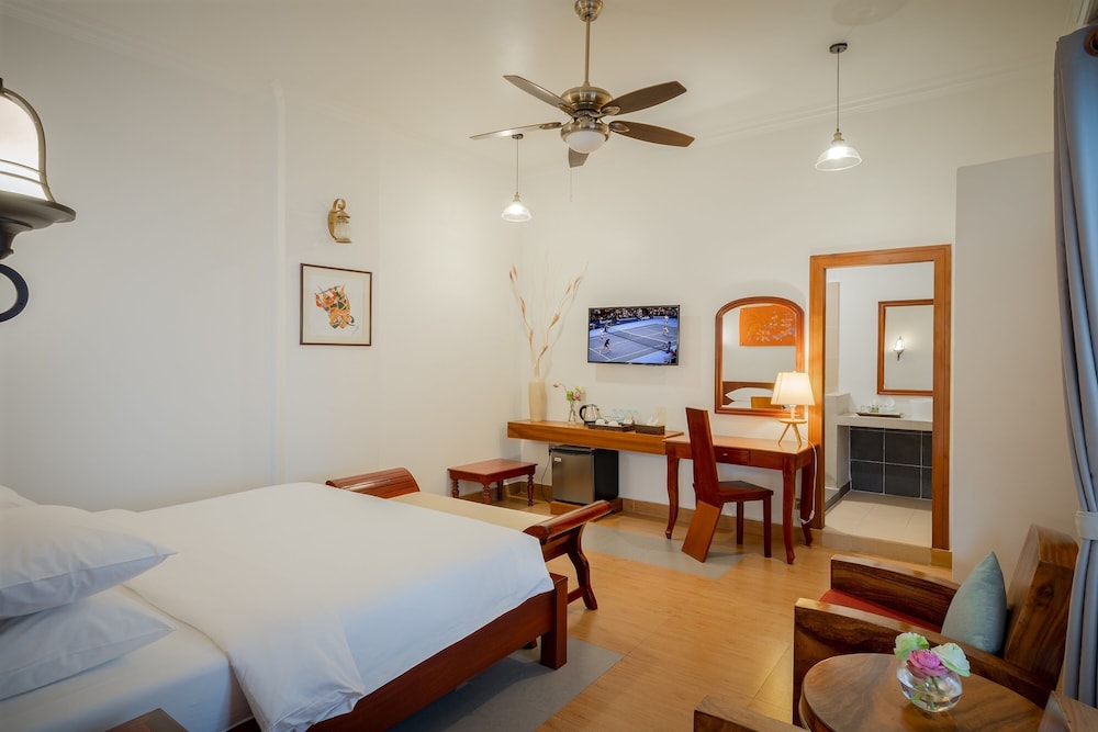 2 BEDROOMS, FAMILY, VILLA, KING BED, POOL VIEW