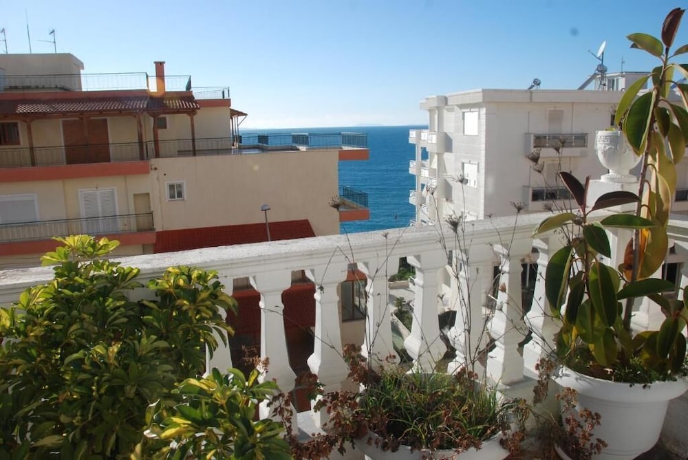 Hotel Primavera 5/50