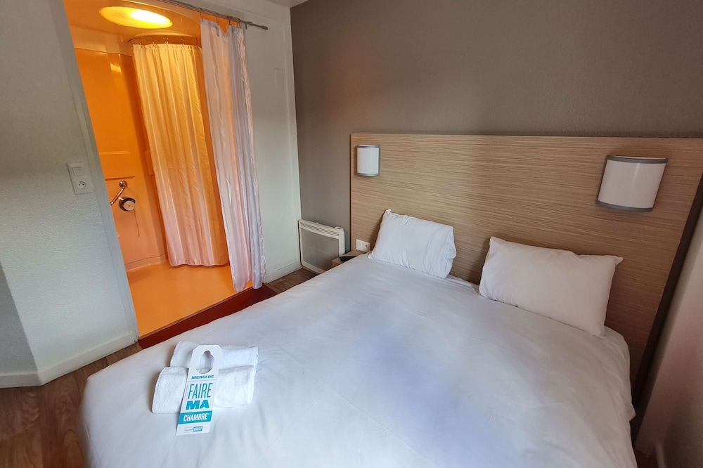Kyriad Direct Annemasse - Geneve 15/42