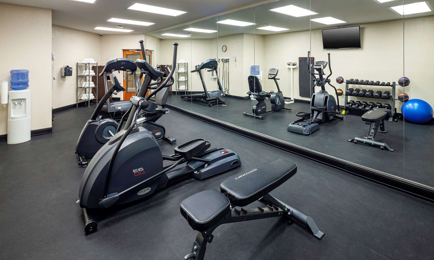 New Smyrna Beach Hotel & Suites 11/24