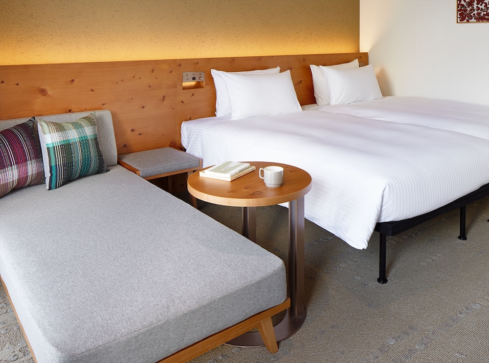 Room, Twin Beds, High Floor, Hotel Strata Naha 5/7