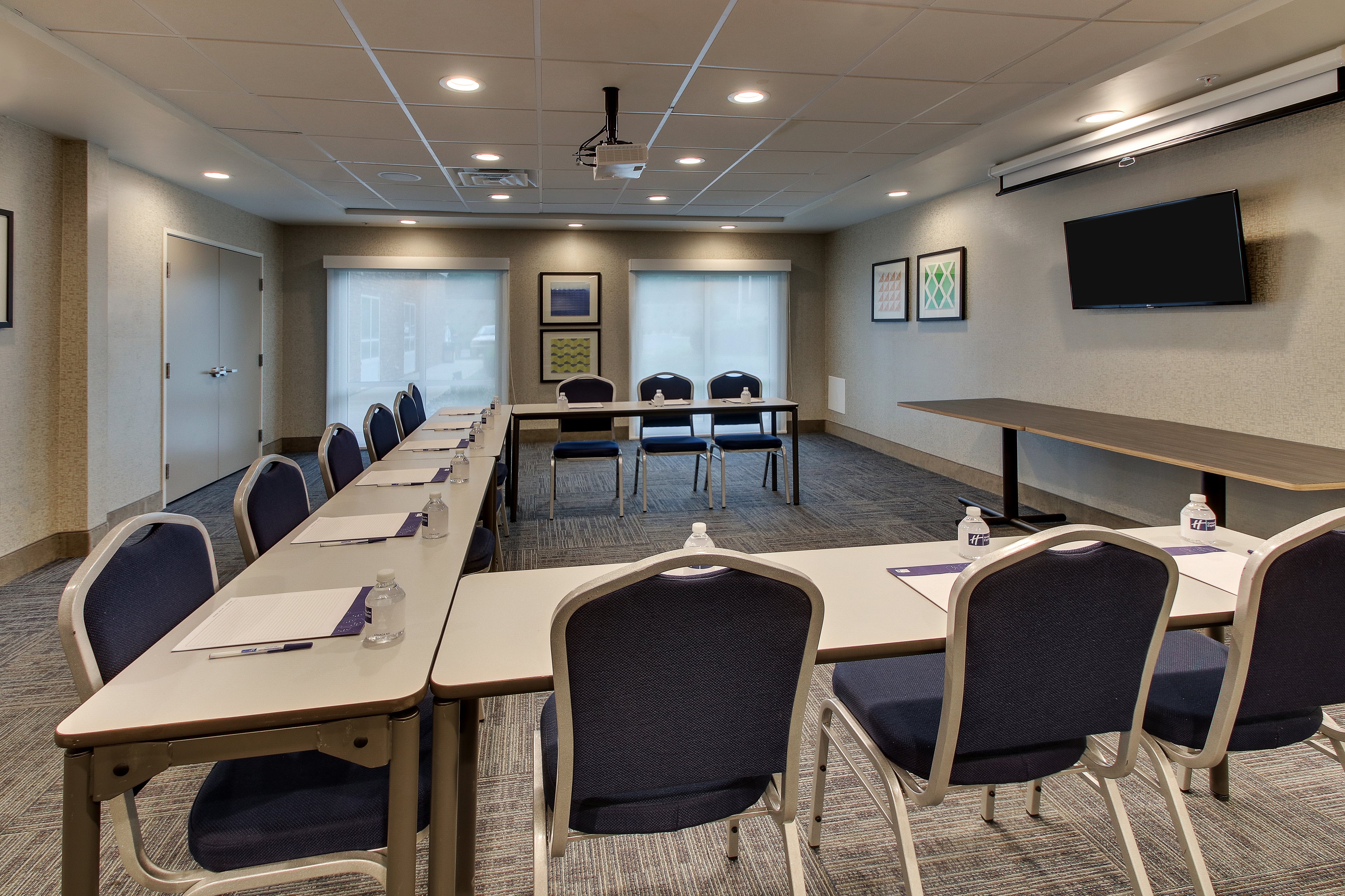 Holiday Inn Express Suites Ithaca 63/69