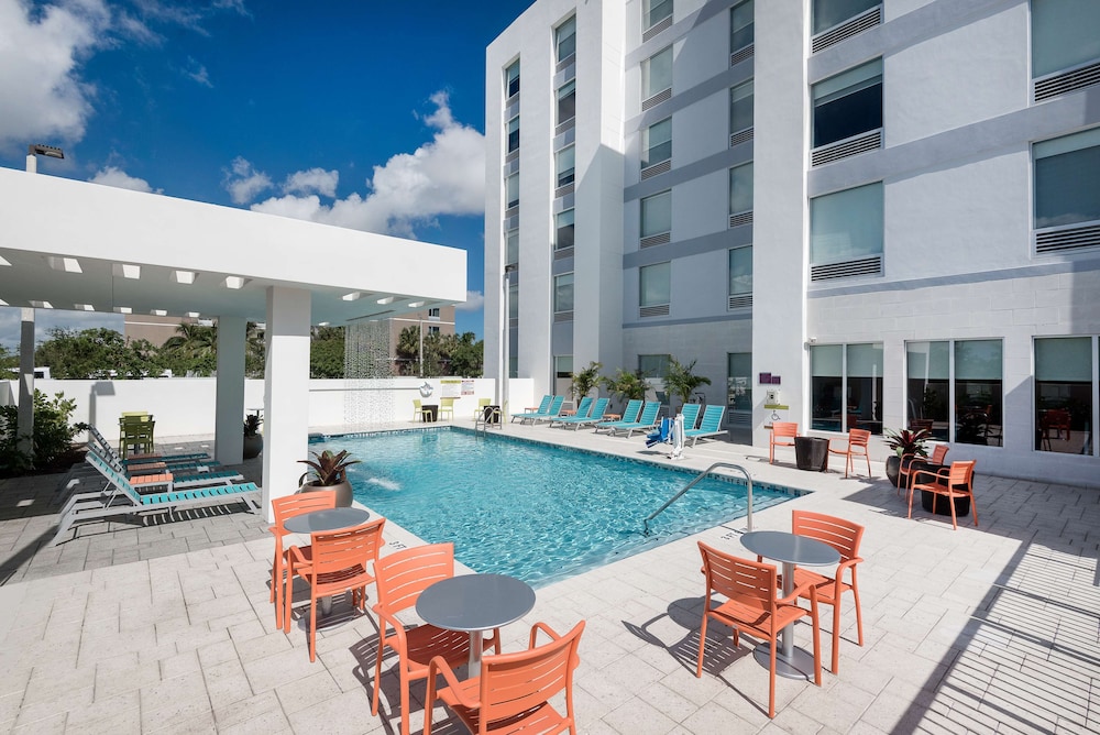 Home2 Suites By Hilton Ft. Lauderdale Airport/Cruise Port in DANIA BEACH - FL