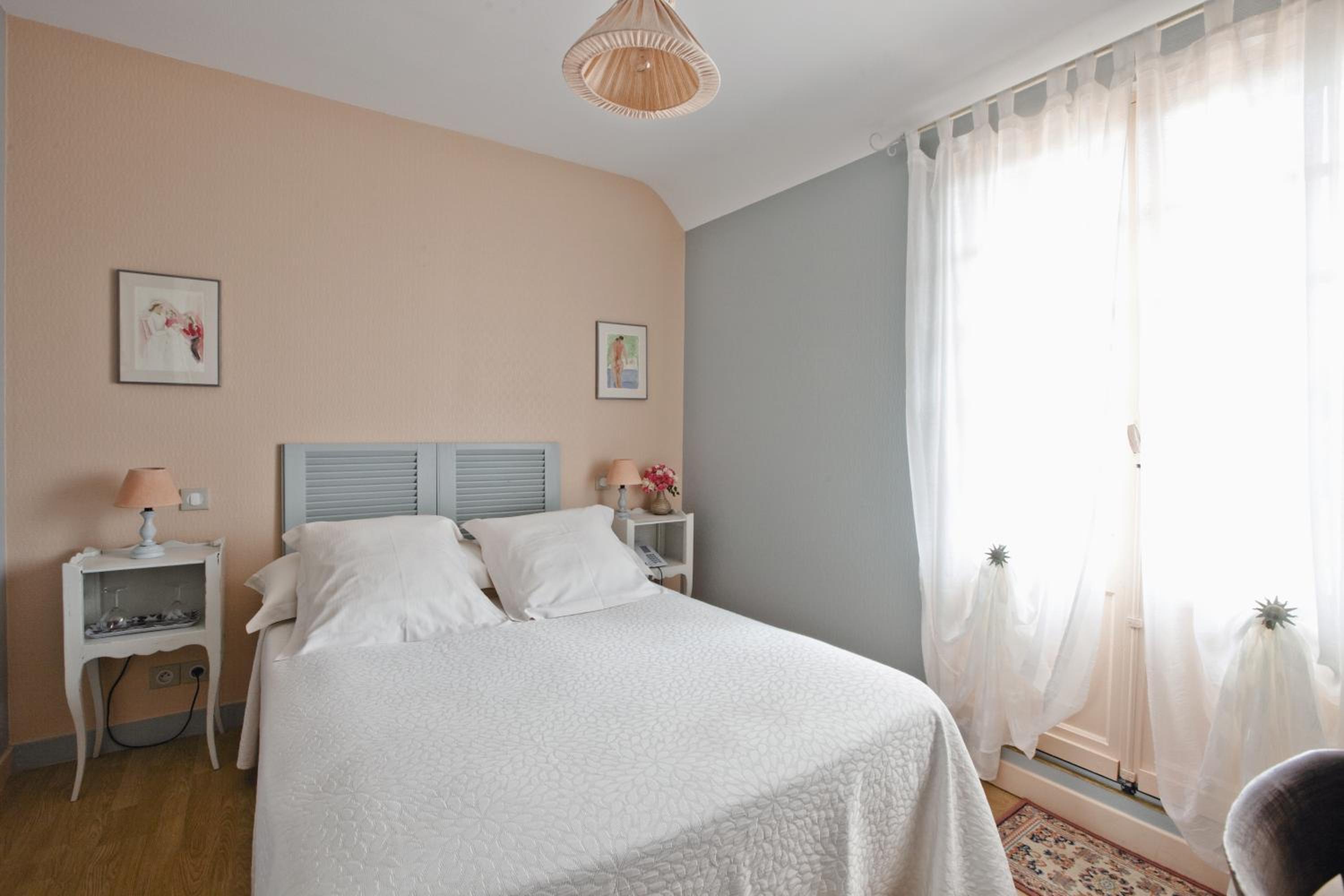 HOTEL LE COQ HARDI 12/51