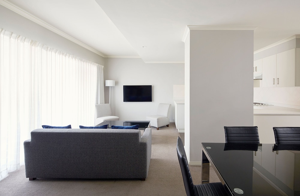 Pinnacle Apartments، كانبرا 33/43
