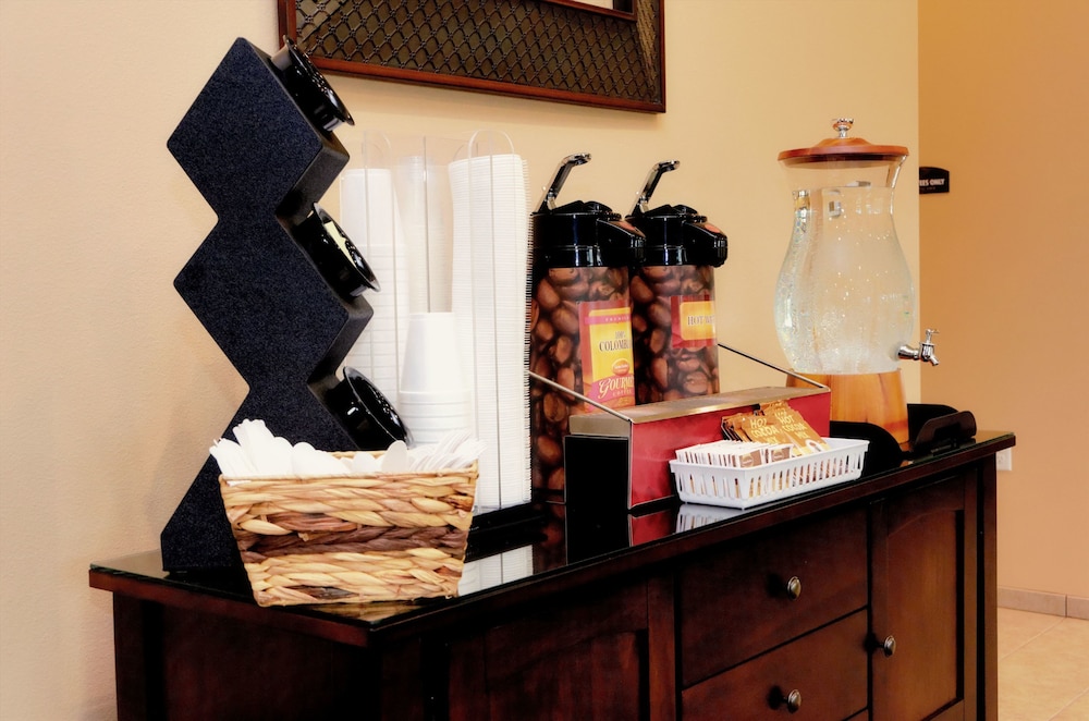 Cobblestone Inn & Suites - Manning 19/50