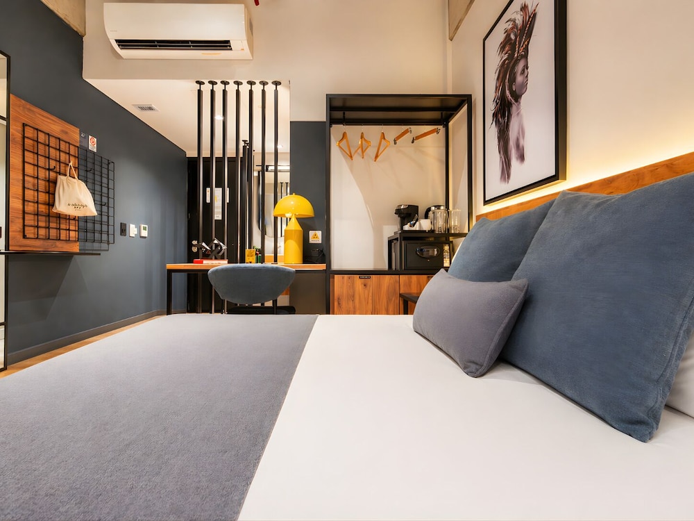 Hashtag 98 Hotel 39/55