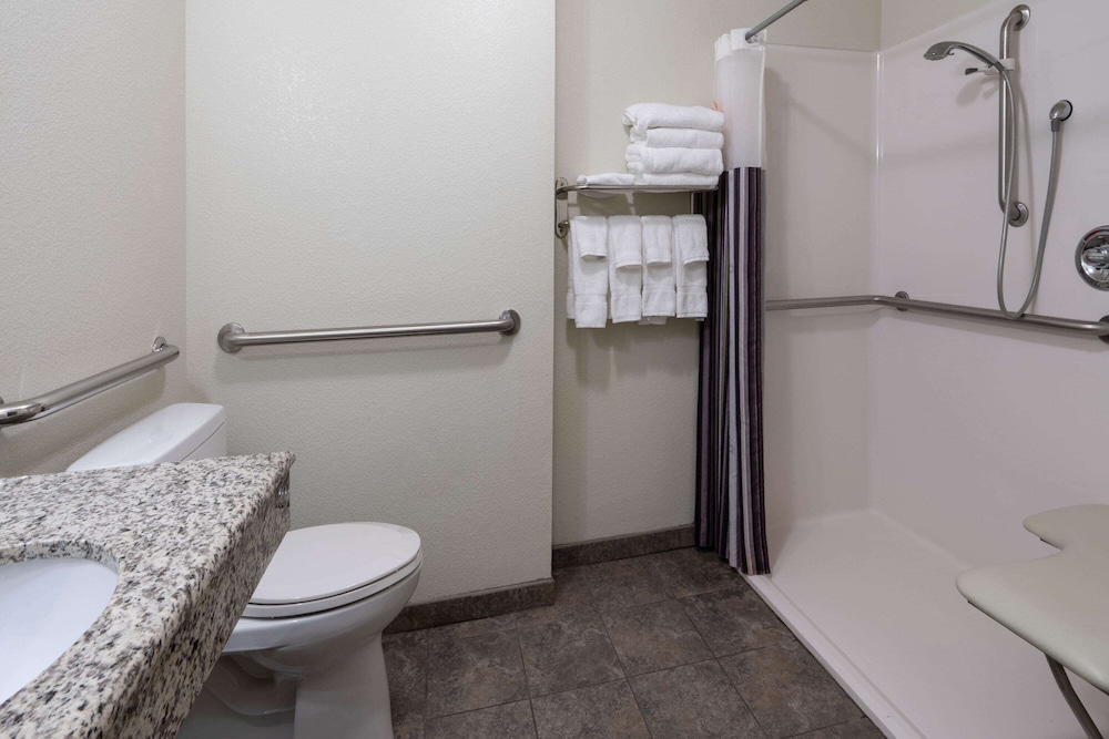 La Quinta Inn & Suites by Wyndham Loveland 10/45