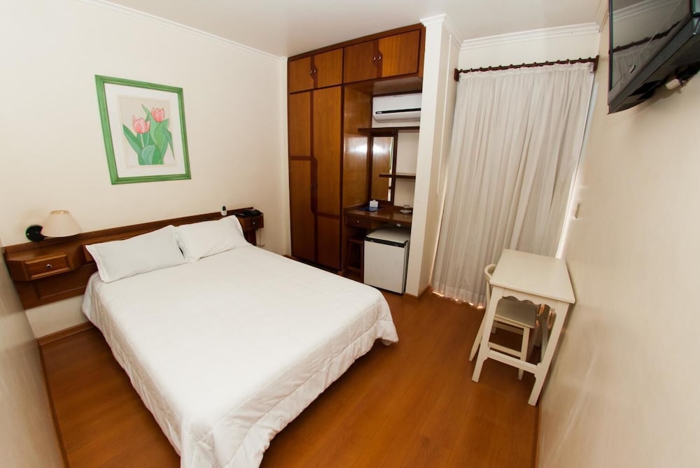 Hotel Marques 11/69