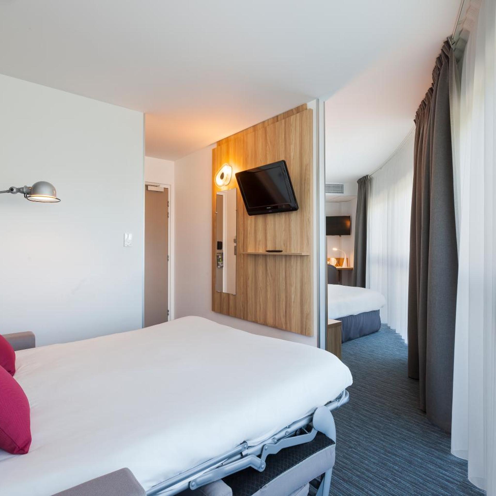 غرفة رباعية بسرير مزدوج مع أريكة، Hotel Campanile Metz Nord - Talange 2/5