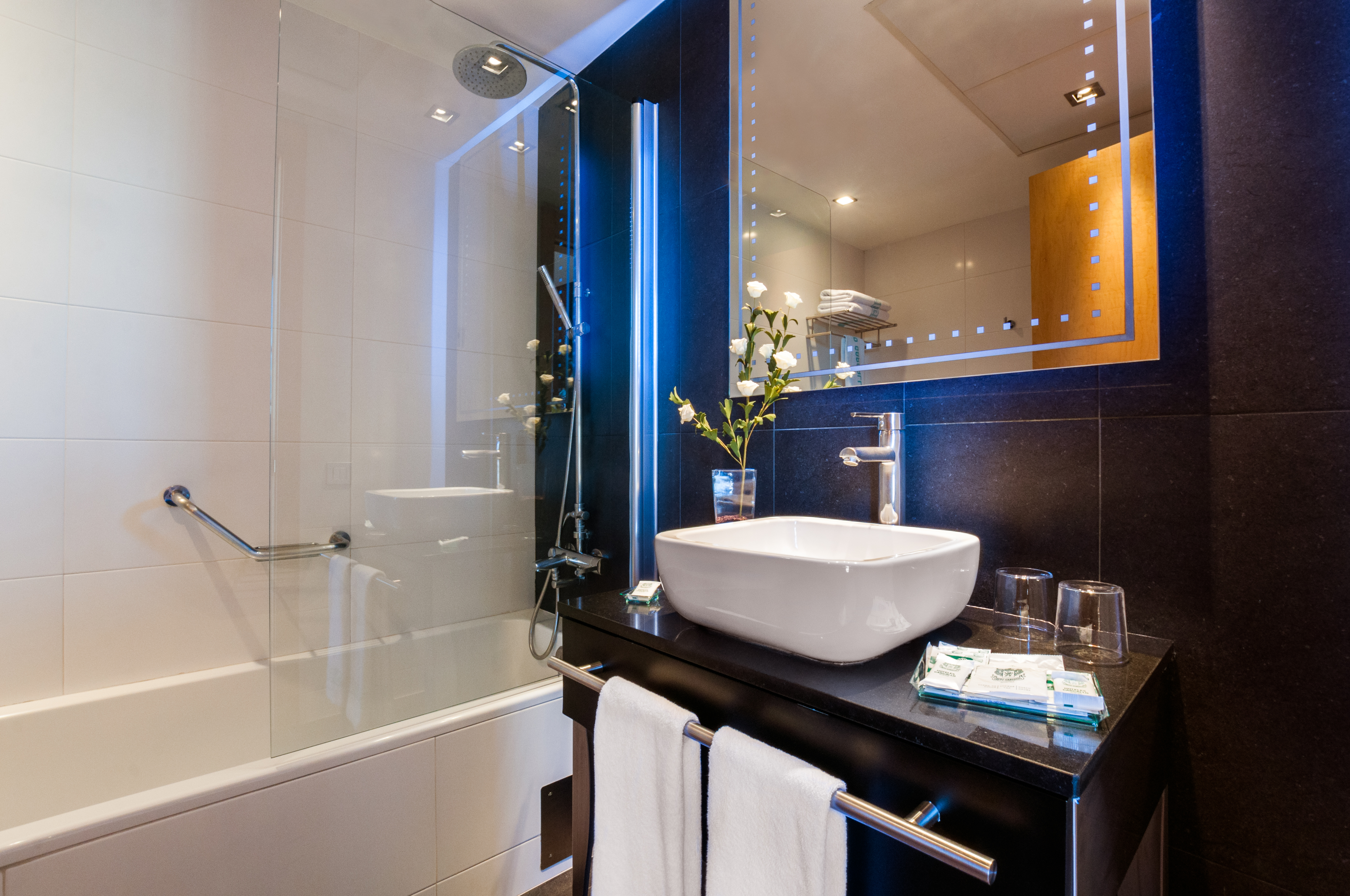 غرفة بسرير مزدوج أو سريرين منفصلين مع سرير إضافي، Medinaceli Hotel 10/10