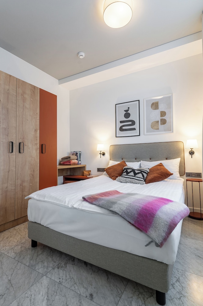 H11 Aparthotel 33/72