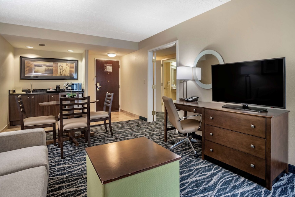 Comfort Inn Suites Newark Wilmington 35/65
