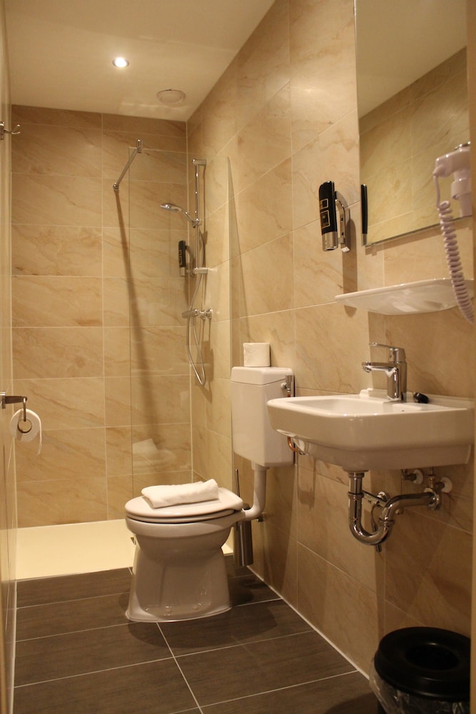 Aston City Hotel 18/45