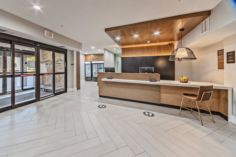 Staybridge Suites Cedar Rapids North 7/41